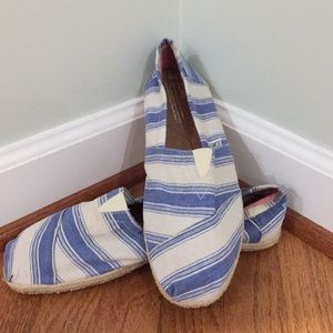 NWOT Toms Mens shoes